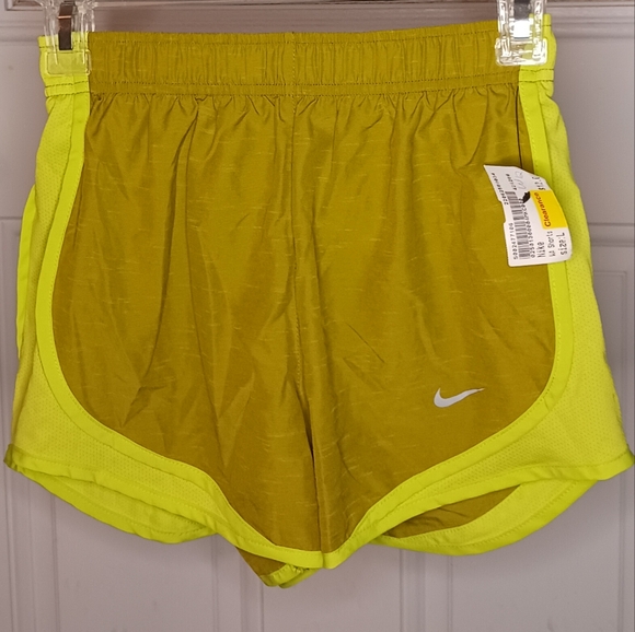 Nike Pants - Athletic Bundle Sale - Nike Green/Yellow Shorts with liner Size XS